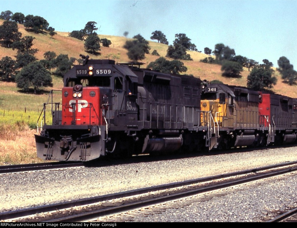 SP 8509 & UP 3411